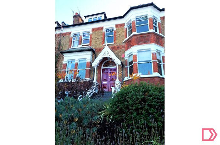 2 Bedroom Flat To Rent In Christchurch Road, London, N8