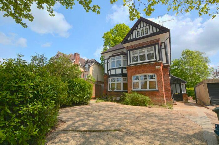 Apartment To Rent In The Avenue, Hatch End, HA5