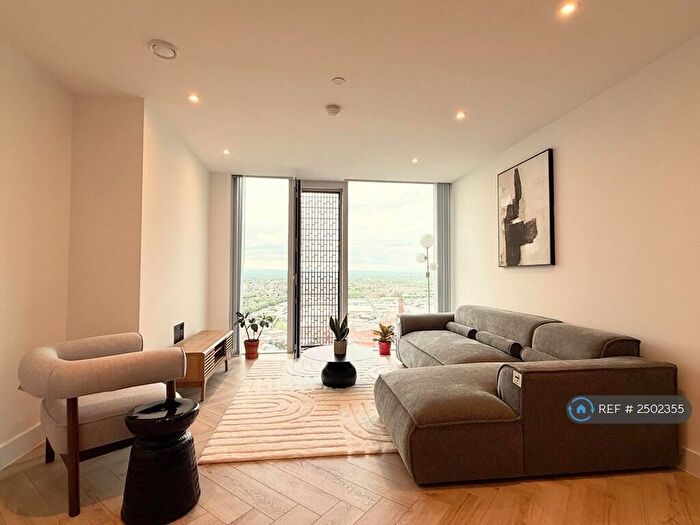 2 Bedroom Flat To Rent In Bankside Boulevard, Salford, M3