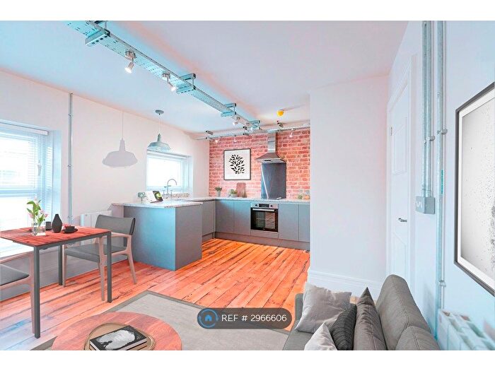 1 Bedroom Flat To Rent In Bridge Street, Newport, NP20