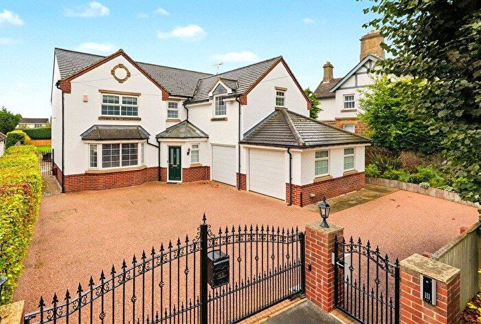 4 Bedroom Detached House For Sale In Spofforth Hill, Wetherby, West Yorkshire, LS22