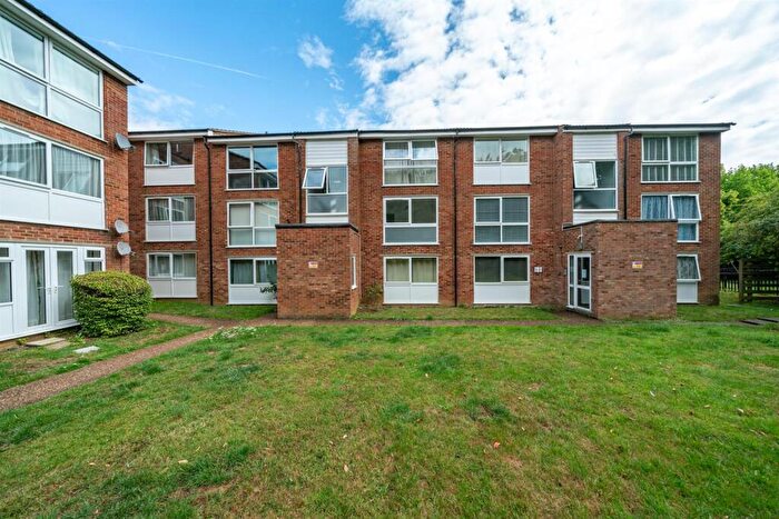 1 Bedroom Flat For Sale In Epping Green, Woodhall Farm, Hemel Hempstead, HP2
