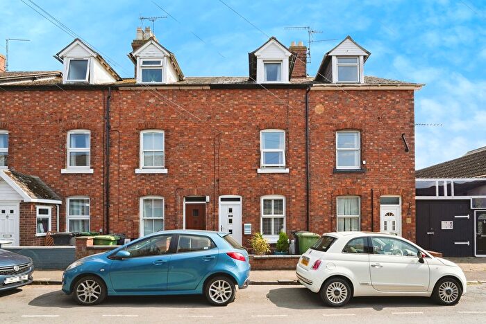 2 Bedroom Terraced House For Sale In Boat Lane, Evesham, Worcestershire, WR11