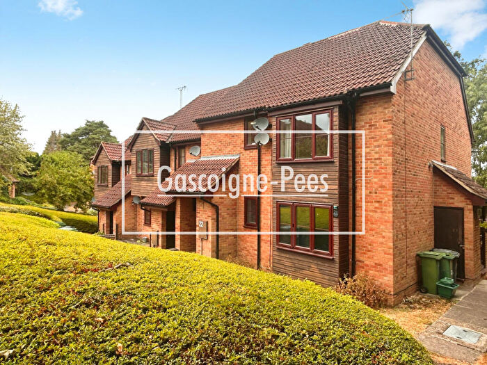 2 Bedroom Maisonette To Rent In Linton Close, Tadley, RG26