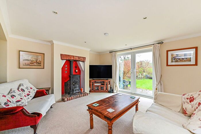 5 Bedroom Detached House For Sale In Longmoor Road, Greatham, Liss, GU33