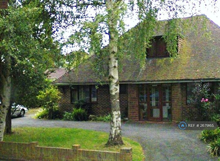 2 Bedroom Flat To Rent In Elmfield Way, South Croydon, CR2