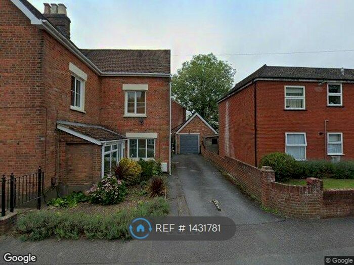 1 Bedroom Flat To Rent In Poole Road, Wimborne, BH21