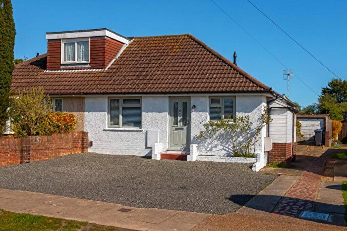 3 Bedroom Semi-Detached Bungalow For Sale In Hillrise Avenue, Sompting, Lancing, BN15