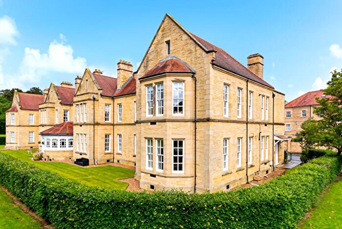 2 Bedroom Flat For Sale In Jill Kilner Drive, Burley In Wharfedale, Ilkley, West Yorkshire, LS29