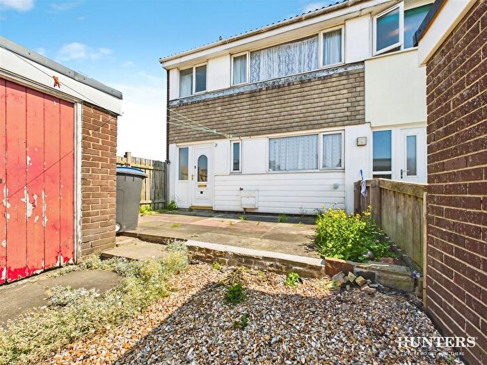 3 Bedroom End Terrace House To Rent In Dunelm Walk, Consett, DH8