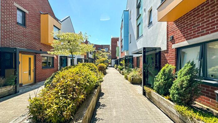 2 Bedroom Flat To Rent In Paintworks, Arnos Vale, Bristol, BS4