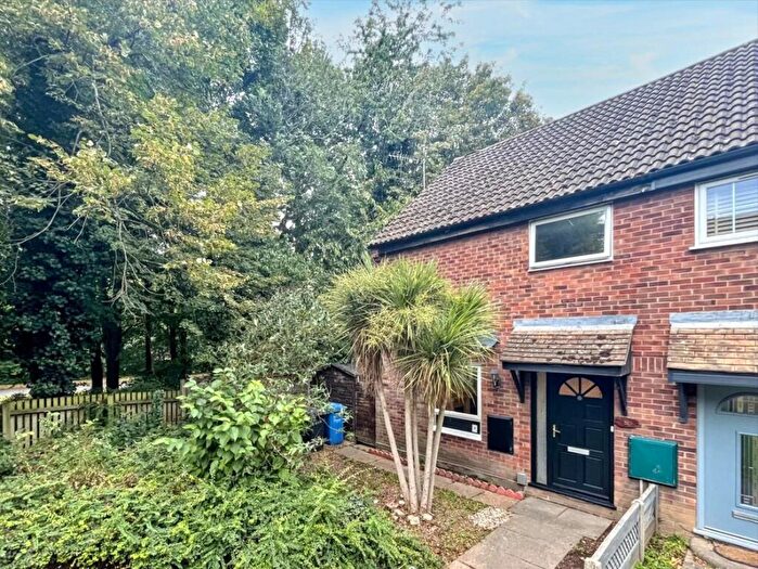 3 Bedroom End Of Terrace House For Sale In Braithwait Close, Norwich, NR5