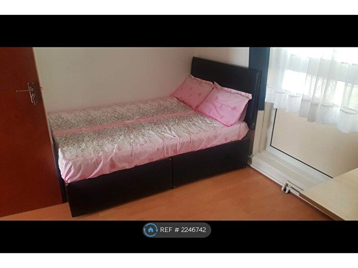 2 Bedroom Flat To Rent In Broadwater Road, Worthing, BN14