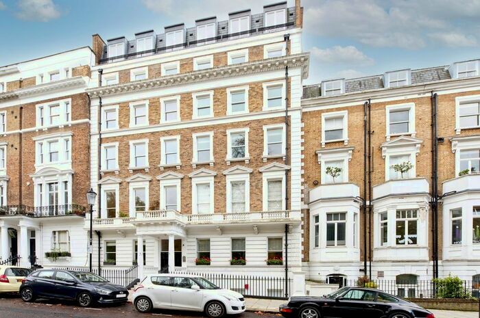 2 Bedroom Flat To Rent In Ladbroke Square, Notting Hill, W11