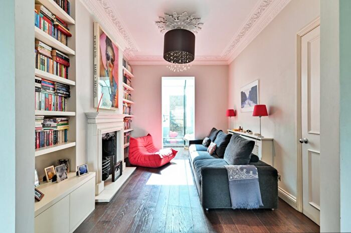 5 Bedroom End Of Terrace House For Sale In Drayton Gardens, London, SW10