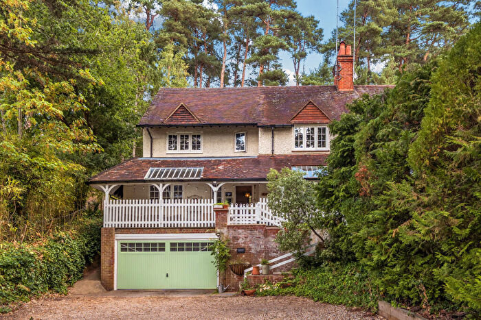 3 Bedroom Semi Detached House For Sale In Jumps Road, Churt, Farnham, GU10