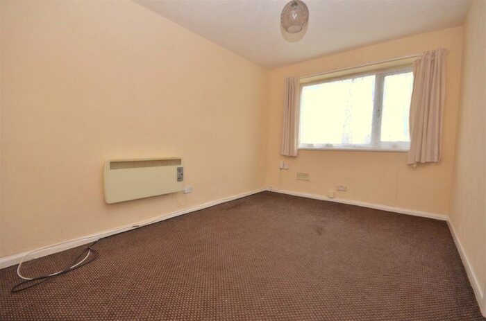 1 Bedroom Apartment To Rent In Harefield Court, Dallow Road, Luton, LU1