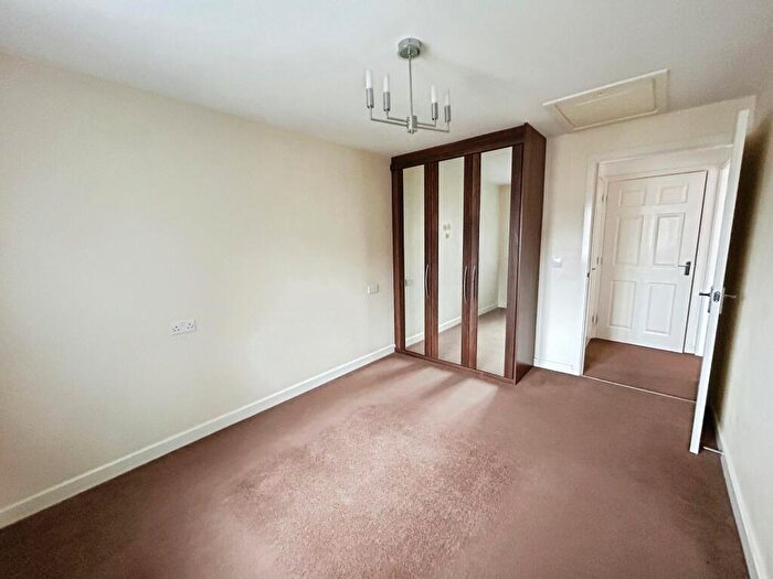 1 Bedroom Apartment For Sale In Kelstern Close, Bolton, BL2