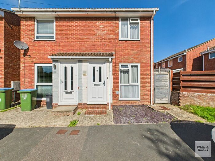 2 Bedroom Semi Detached House For Sale In Bronze Close, Bognor Regis, PO22