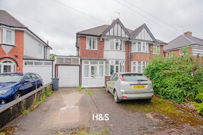 3 Bedroom Semi-Detached House For Sale In Colebourne Road, Birmingham, B13