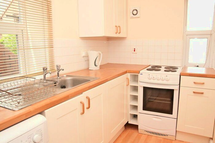 1 Bedroom Flat To Rent In Balby Road, Doncaster, DN4