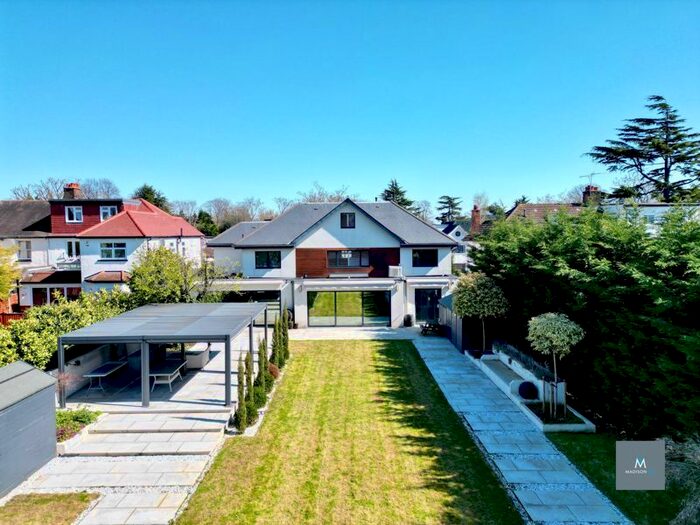 6 Bedroom Detached House To Rent In Malford Grove, London, E18