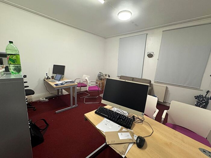 1 Bedroom Flat To Rent In New Road, London, E1