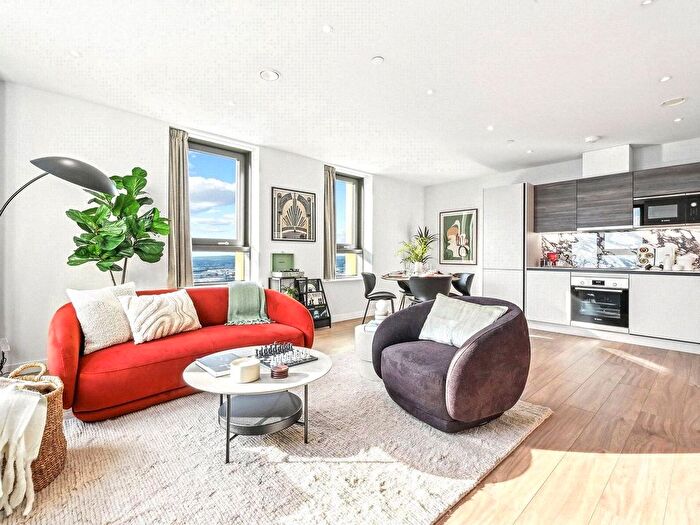 2 Bedroom Flat To Rent In Uncle Acton, Victoria Road, W3