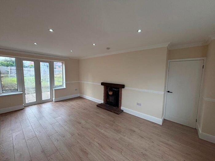 3 Bedroom House To Rent In Watermeetings Lane, SK6