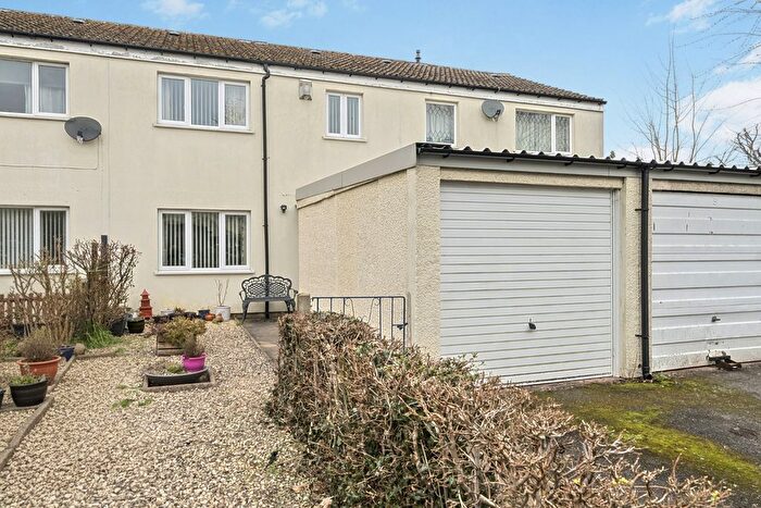 3 Bedroom Property For Sale In Lingen Close, Redditch, B98