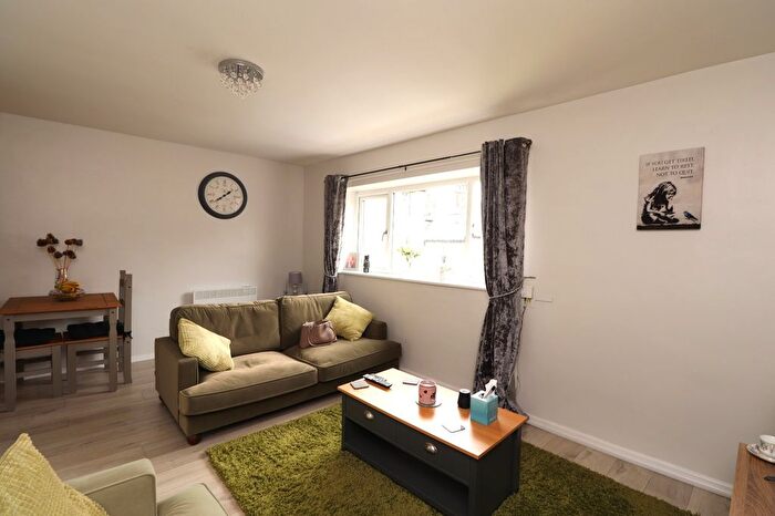 1 Bedroom Flat To Rent In Lowtown, Pudsey, West Yorkshire, LS28