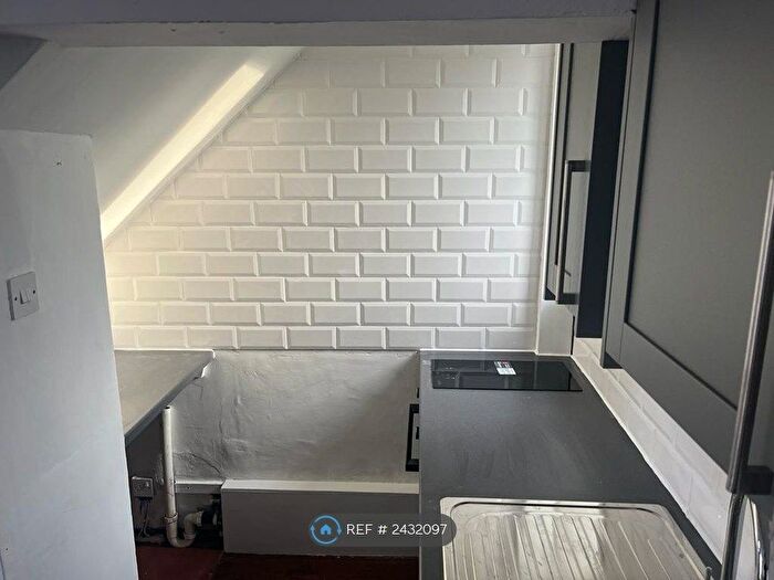 2 Bedroom Terraced House To Rent In Moorlands Road, Birkenshaw, Bradford, BD11