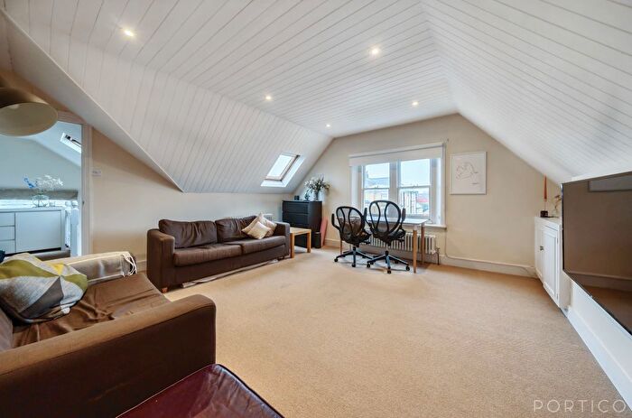 1 Bedroom Flat To Rent In Earlsfield Road, London, SW18