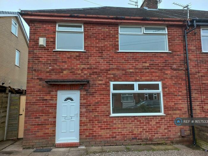 3 Bedroom Semi-Detached House To Rent In Devoke Grove, Farnworth, Bolton, BL4