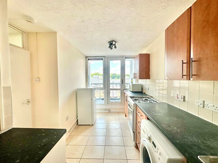 3 Bedroom Maisonette To Rent In Tufnell Court, E3