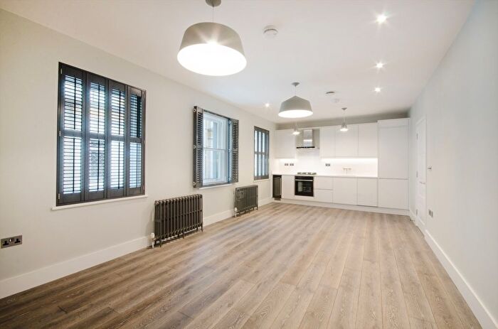 1 Bedroom Flat To Rent In Rupert Court, London, Greater London, W1D
