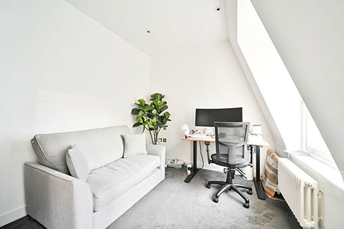 5 Bedroom Houseboat For Sale In Palace Street, Westminster, London, SW1E