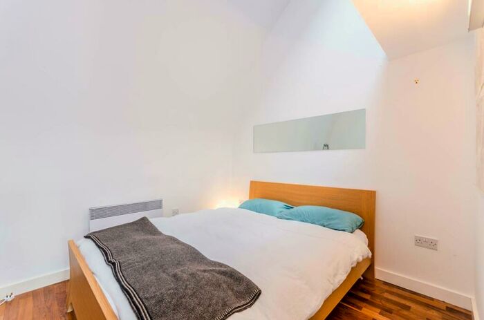 2 Bedroom Flat To Rent In Piano Lane, Stoke Newington, London, N16