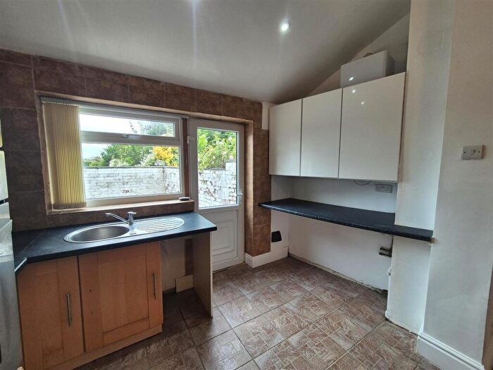 2 Bedroom End Of Terrace House To Rent In Cheetham Hill Road, Dukinfield, SK16