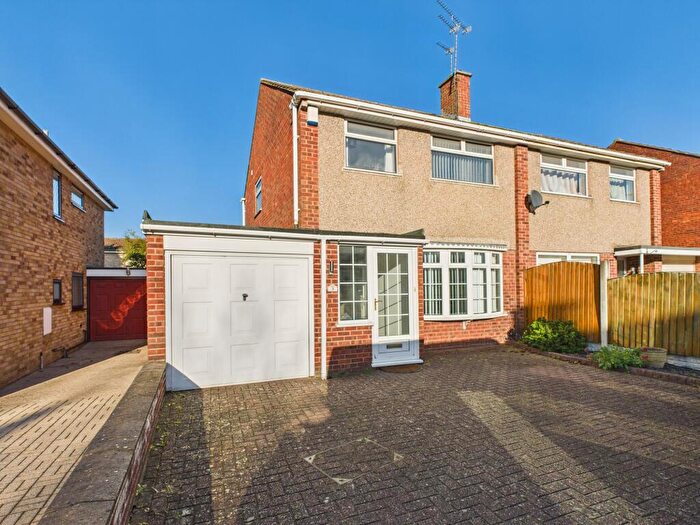 3 Bedroom Semi Detached House For Sale In Barnwood Close, Mickleover, DE3