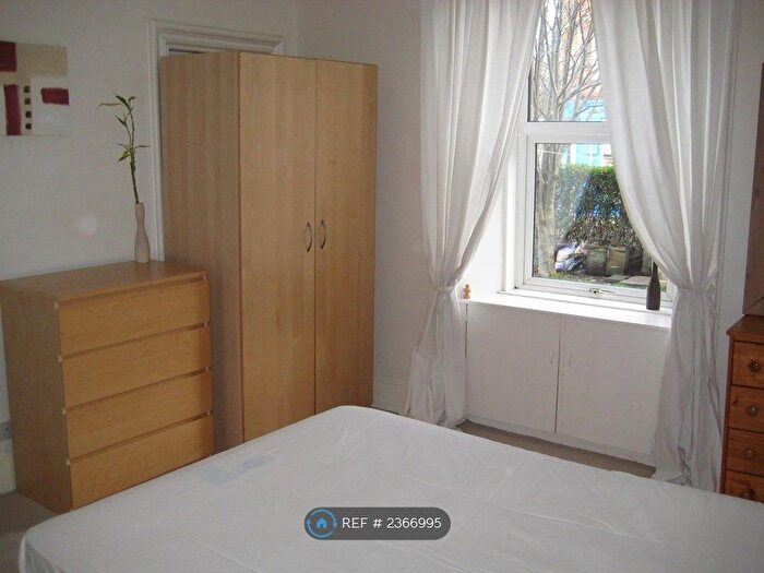 1 Bedroom Flat To Rent In Primrose Terrace, Edinburgh, EH11