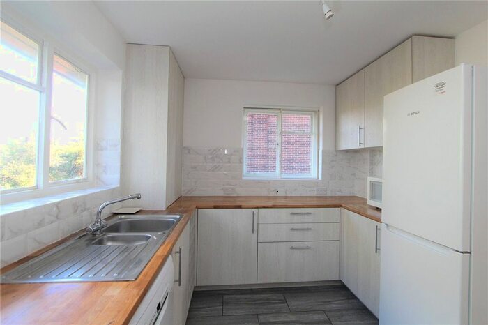 2 Bedroom Flat To Rent In Chatsworth Road, Ealing, London, W5