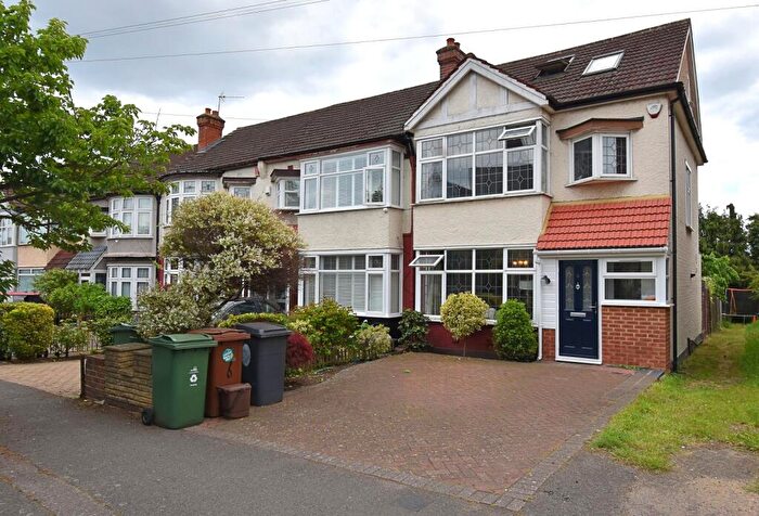 4 Bedroom End Of Terrace House For Sale In Larkswood Road, Chingford, London., E4