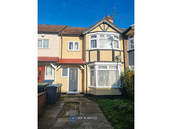 3 Bedroom Terraced House To Rent In Shortlands Close, London, N18