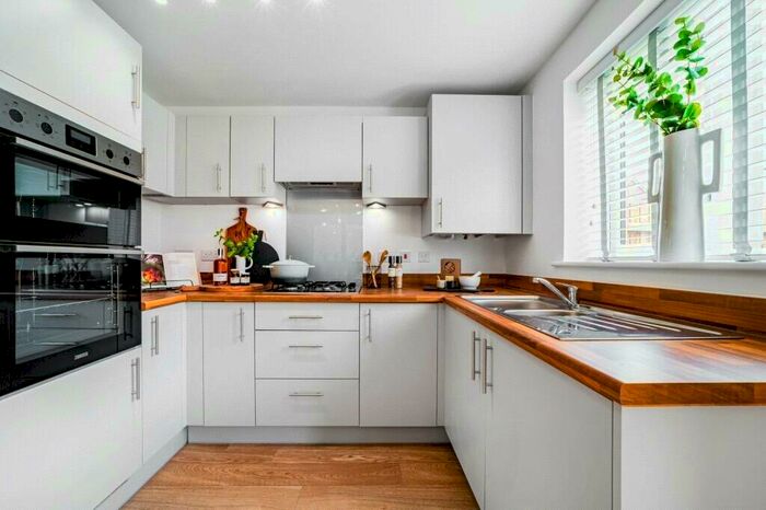 3 Bedroom Terraced House For Sale In Latham Vale, Howden, DN14