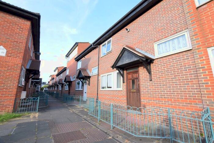 3 Bedroom Terraced House To Rent In Tiptree Crescent, Clayhall, IG5