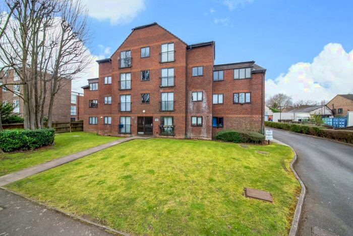 2 Bedroom Apartment To Rent In Jasmine Grove, Anerley, London, SE20