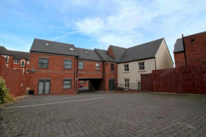 2 Bedroom Flat To Rent In St. Johns Street, Dudley, West Midlands, DY2