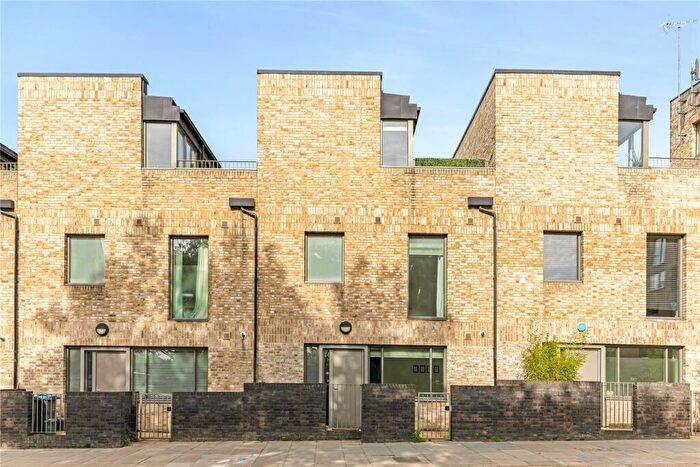 3 Bedroom House To Rent In Orchid Mews, Stonebridge, London, NW10