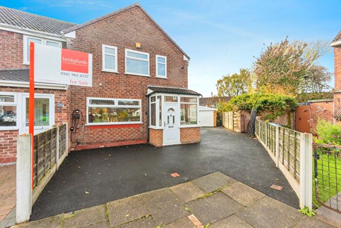 2 Bedroom End Of Terrace House For Sale In Hoylake Road, Sale, Greater Manchester, M33